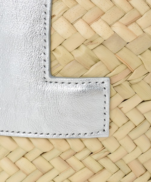 IACUCCI（イアクッチ）の「リビエラ CESTA PAGLIA/LAMINATO（かごバッグ・レディース・シルバー・FREE）」の13枚目の写真