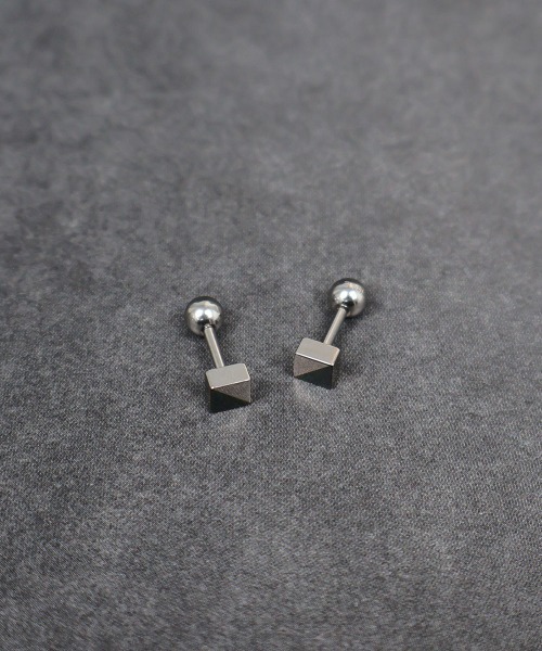 4INT.(フォイント)の「ユニークモチーフ ボディピアス. 16G / サージカルステンレス316L (金属アレルギー対応)(ピアス(両耳用)・メンズ・C/D/E/F/G/H/I/J/K/L/B/A・FREE)」の2枚目の写真