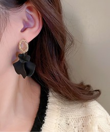 レトロ花びらピアス