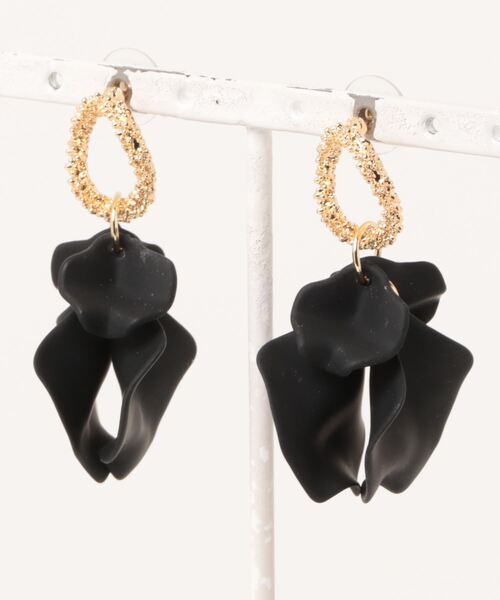 LA VORAGINE(ラ ヴォラジネ)の「レトロ花びらピアス(ピアス(両耳用)・レディース・ピンク/ブラック/ブルー/レッド/パープル/ブラウン・FREE)」の17枚目の写真