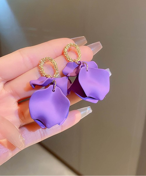 LA VORAGINE(ラ ヴォラジネ)の「レトロ花びらピアス(ピアス(両耳用)・レディース・ピンク/ブラック/ブルー/レッド/パープル/ブラウン・FREE)」の12枚目の写真