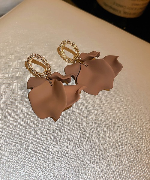 LA VORAGINE(ラ ヴォラジネ)の「レトロ花びらピアス(ピアス(両耳用)・レディース・ピンク/ブラック/ブルー/レッド/パープル/ブラウン・FREE)」の13枚目の写真