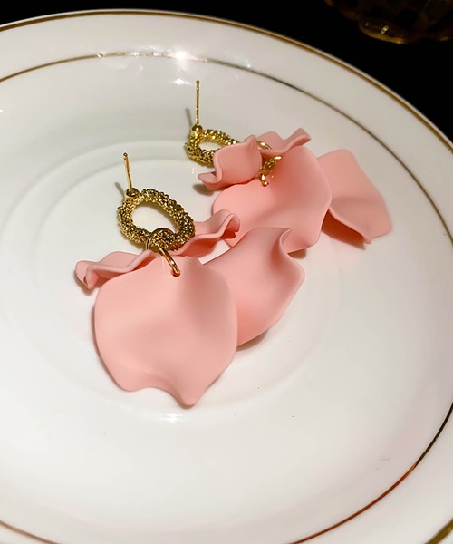 LA VORAGINE(ラ ヴォラジネ)の「レトロ花びらピアス(ピアス(両耳用)・レディース・ピンク/ブラック/ブルー/レッド/パープル/ブラウン・FREE)」の14枚目の写真