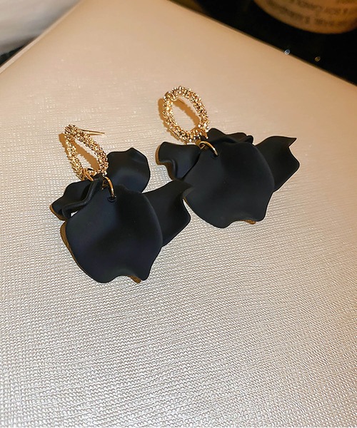 LA VORAGINE(ラ ヴォラジネ)の「レトロ花びらピアス(ピアス(両耳用)・レディース・ピンク/ブラック/ブルー/レッド/パープル/ブラウン・FREE)」の16枚目の写真