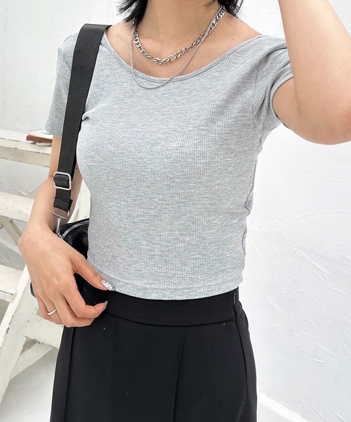 SPIRALGIRL（スパイラルガール）の「パット付きバックオープンリブトップス（Tシャツ/カットソー・レディース・ブラック/グレー/ホワイト・FREE）」の6枚目の写真