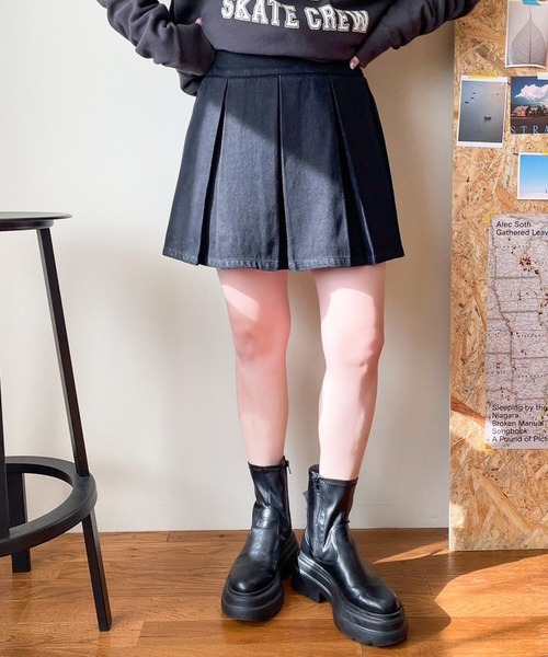 LOWRYS FARM（ローリーズファーム）の「デニムプリーツミニスカート 991951（デニムスカート・レディース・ブルー/ブラック・FREE）」の5枚目の写真