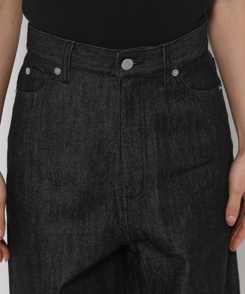 LOWRYS FARM（ローリーズファーム）の「バギーデニムパンツ（デニムパンツ・レディース・インディゴブルー/ブラック・マルチサイズ）」の10枚目の写真