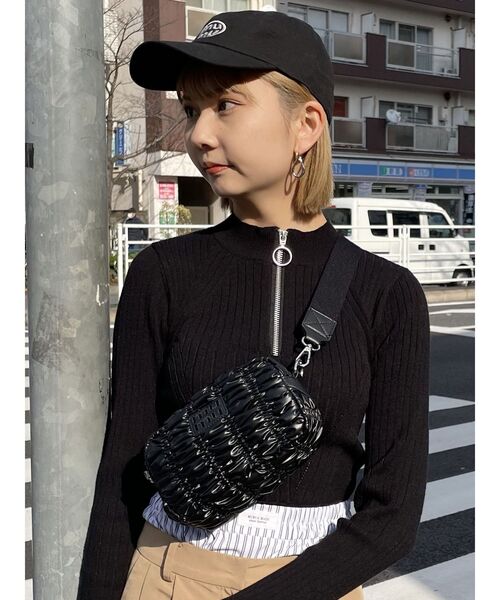 MURUA（ムルーア）の「キルティングカメラバッグ（ショルダーバッグ・レディース・ブラック/シルバー・FREE）」の5枚目の写真