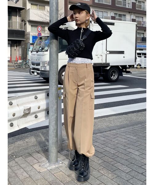 MURUA（ムルーア）の「キルティングカメラバッグ（ショルダーバッグ・レディース・ブラック/シルバー・FREE）」の6枚目の写真