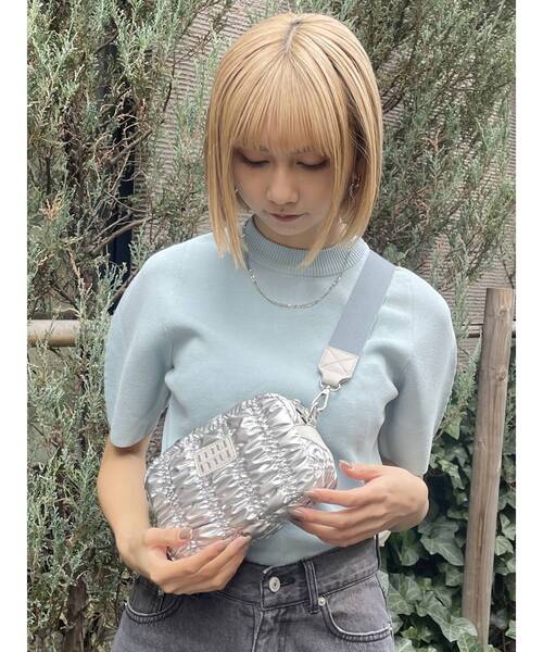 MURUA（ムルーア）の「キルティングカメラバッグ（ショルダーバッグ・レディース・ブラック/シルバー・FREE）」の7枚目の写真