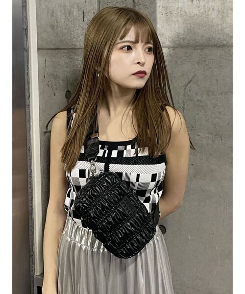 MURUA（ムルーア）の「キルティングカメラバッグ（ショルダーバッグ・レディース・ブラック/シルバー・FREE）」の10枚目の写真