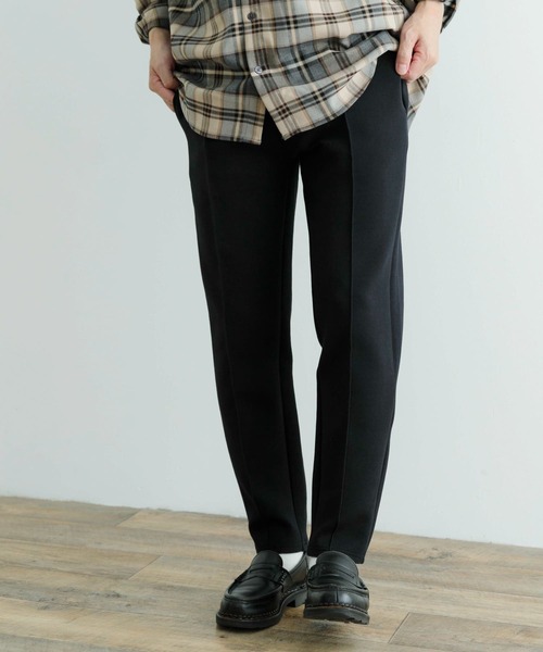 ITEMS URBANRESEARCH（アイテムズ アーバンリサーチ）の「ストレッチダンボール ジョガーパンツ（スウェットパンツ・メンズ・ブラック/グレー・MEDIUM/LARGE）」の3枚目の写真