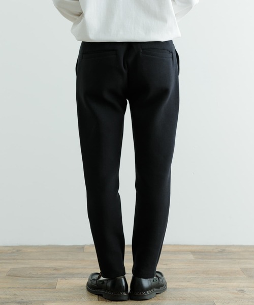 ITEMS URBANRESEARCH（アイテムズ アーバンリサーチ）の「ストレッチダンボール ジョガーパンツ（スウェットパンツ・メンズ・ブラック/グレー・MEDIUM/LARGE）」の11枚目の写真