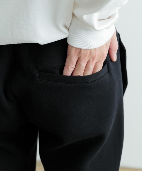 ITEMS URBANRESEARCH（アイテムズ アーバンリサーチ）の「ストレッチダンボール ジョガーパンツ（スウェットパンツ・メンズ・ブラック/グレー・MEDIUM/LARGE）」の15枚目の写真