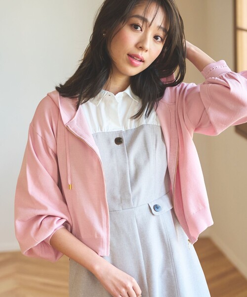 Feroux(フェルゥ)の「パフスリーブニット パーカー(パーカー・レディース・ホワイト系/ライトグレー系/ライトグリーン系/ピンク系・F)」の2枚目の写真