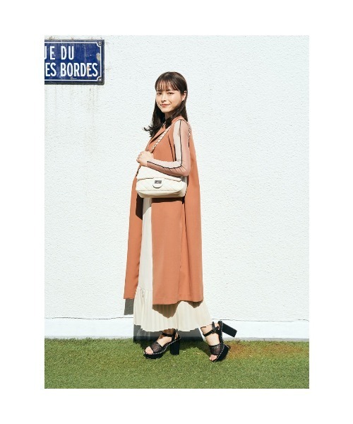Mafmof(マフモフ)の「Mafmof(マフモフ)10cmヒール厚底ステッチサンダル(サンダル・レディース・ホワイト/ブラック系その他/ブラック系その他2/ブラック・S/M/L/LL)」の16枚目の写真