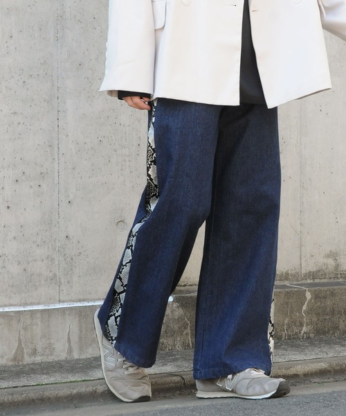 NILWAY(ニルウェイ)の「13oz パイソン 蛇柄 ライン ルーズ フレア デニム パンツ(デニムパンツ・メンズ・インディゴブルー/ライトグリーン/ブラック・LARGE/MEDIUM/SMALL)」の3枚目の写真