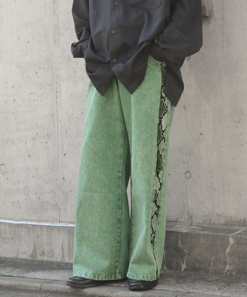 NILWAY(ニルウェイ)の「13oz パイソン 蛇柄 ライン ルーズ フレア デニム パンツ(デニムパンツ・メンズ・インディゴブルー/ライトグリーン/ブラック・LARGE/MEDIUM/SMALL)」の20枚目の写真
