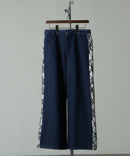 NILWAY(ニルウェイ)の「13oz パイソン 蛇柄 ライン ルーズ フレア デニム パンツ(デニムパンツ・メンズ・インディゴブルー/ライトグリーン/ブラック・LARGE/MEDIUM/SMALL)」の11枚目の写真