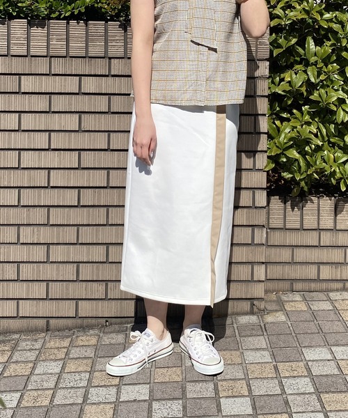 NICOLE white（ニコルホワイト）の「フロント配色ライン タイトスカート／ダンボールポンチ（スカート・レディース・チャコールグレー/グレー/オフホワイト・FREE）」の2枚目の写真