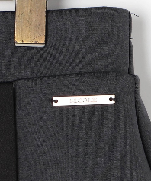 NICOLE white（ニコルホワイト）の「フロント配色ライン タイトスカート／ダンボールポンチ（スカート・レディース・チャコールグレー/グレー/オフホワイト・FREE）」の9枚目の写真