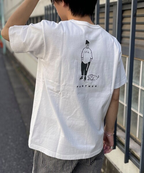 BARNS OUTFITTERS（バーンズアウトフィッターズ）の「【BARNS OUTFITTERS】別注タフネックTシャツ PARTNER（Tシャツ/カットソー・メンズ・ホワイト/イエロー/チャコールグレー/グレイッシュベージュ・S/M/L）」の21枚目の写真