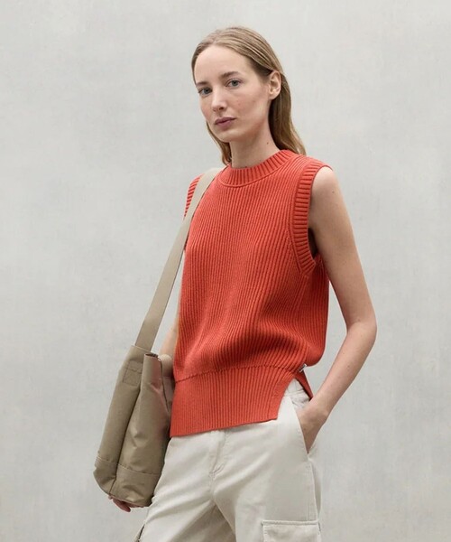 ECOALF(エコアルフ)の「HIEDRA ニット ベスト / HIEDRA KNITTED GILET WOMAN(ニット/セーター・レディース・ホワイト系その他/イエロー/オレンジ系その他6・FREE)」の3枚目の写真