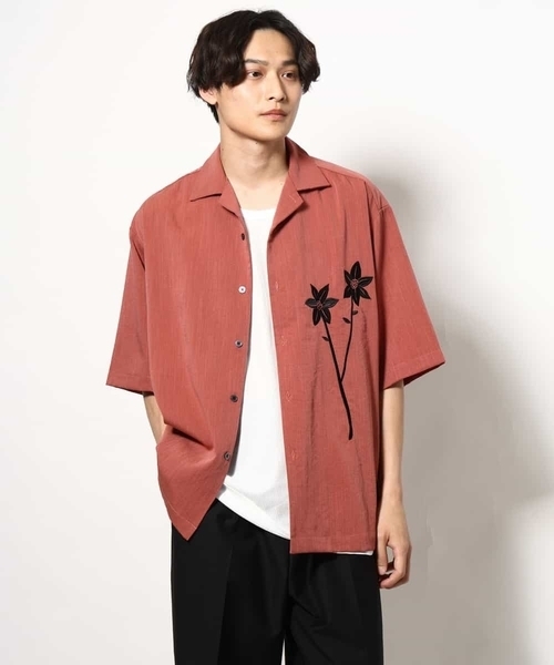 a.v.v(アーヴェヴェ)の「【接触冷感】フラワー刺繍オープンカラーシャツ 5分袖(シャツ/ブラウス・メンズ・ダークインディゴブルー/ピンク・48/46)」の13枚目の写真