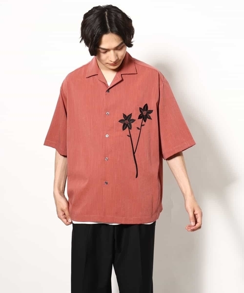 a.v.v(アーヴェヴェ)の「【接触冷感】フラワー刺繍オープンカラーシャツ 5分袖(シャツ/ブラウス・メンズ・ダークインディゴブルー/ピンク・48/46)」の14枚目の写真