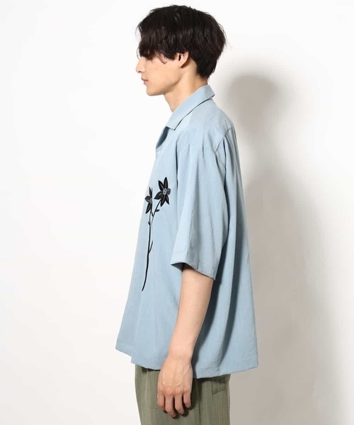 a.v.v(アーヴェヴェ)の「【接触冷感】フラワー刺繍オープンカラーシャツ 5分袖(シャツ/ブラウス・メンズ・ダークインディゴブルー/ピンク・48/46)」の17枚目の写真