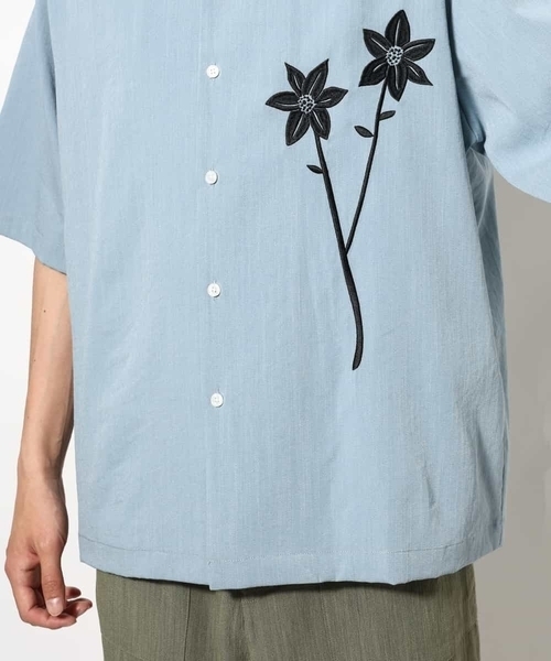 a.v.v(アーヴェヴェ)の「【接触冷感】フラワー刺繍オープンカラーシャツ 5分袖(シャツ/ブラウス・メンズ・ダークインディゴブルー/ピンク・48/46)」の21枚目の写真