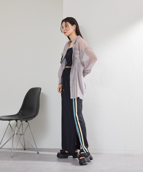 Kastane(カスタネ)の「シャイニーシアーシャツ(シャツ/ブラウス・レディース・ピンク/ブラック/グレー・FREE)」の9枚目の写真