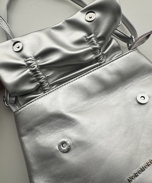 apres jour mignon（アプレジュールミニョン）の「【apresjour mignon×ARIAZ】ドロストギャザーリボンバッグ（ハンドバッグ・レディース・ブラック/シルバー・ONESIZE）」の11枚目の写真