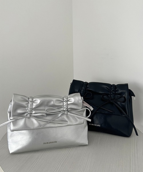 apres jour mignon（アプレジュールミニョン）の「【apresjour mignon×ARIAZ】ドロストギャザーリボンバッグ（ハンドバッグ・レディース・ブラック/シルバー・ONESIZE）」の10枚目の写真