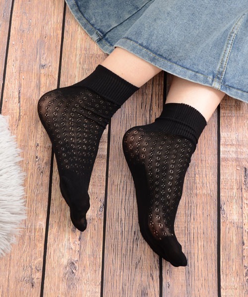 VIBGYOR Women(ヴィブジョー ウィメン)の「【float】小花柄メッシュ クルー丈 2本指/足袋ソックス(ソックス/靴下・レディース・ブラック/ホワイト/ピンク/グレー/ベージュ・FREE)」の9枚目の写真
