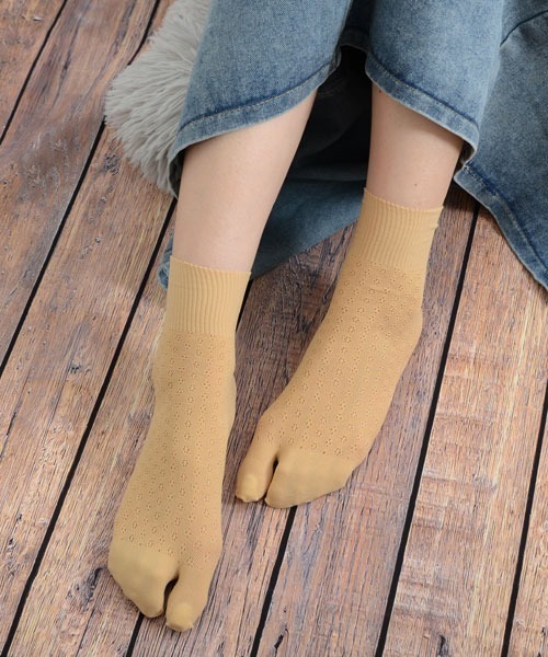 VIBGYOR Women(ヴィブジョー ウィメン)の「【float】小花柄メッシュ クルー丈 2本指/足袋ソックス(ソックス/靴下・レディース・ブラック/ホワイト/ピンク/グレー/ベージュ・FREE)」の13枚目の写真