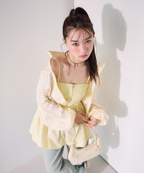 one after another NICE CLAUP（ワンアフターアナザーナイスクラップ）の「ライン入りショートブルゾン（ナイロンジャケット・レディース・チャコールグレー/ホワイト/アイボリー・FREE）」の2枚目の写真