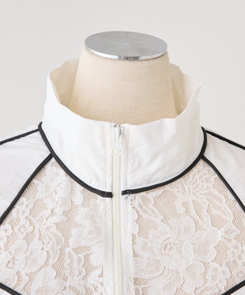 one after another NICE CLAUP（ワンアフターアナザーナイスクラップ）の「ライン入りショートブルゾン（ナイロンジャケット・レディース・チャコールグレー/ホワイト/アイボリー・FREE）」の10枚目の写真