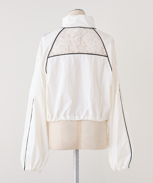 one after another NICE CLAUP（ワンアフターアナザーナイスクラップ）の「ライン入りショートブルゾン（ナイロンジャケット・レディース・チャコールグレー/ホワイト/アイボリー・FREE）」の11枚目の写真