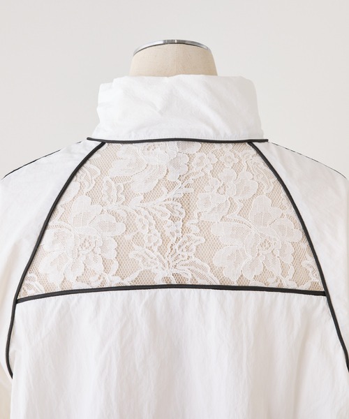 one after another NICE CLAUP（ワンアフターアナザーナイスクラップ）の「ライン入りショートブルゾン（ナイロンジャケット・レディース・チャコールグレー/ホワイト/アイボリー・FREE）」の8枚目の写真