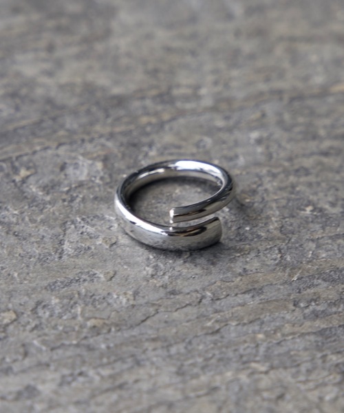 SINSS（シンス）の「Cross ring / クロスリング（リング）」 - WEAR