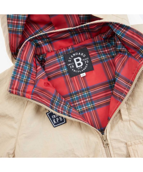 KP BOY（ケーピーボーイ）の「合繊マウンテンパーカー(90～160)（マウンテンパーカー・キッズ・ブルー/ベージュ・90cm/100cm/110cm/120cm/130cm/140cm）」の12枚目の写真