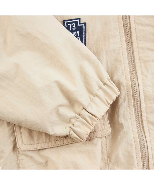 KP BOY（ケーピーボーイ）の「合繊マウンテンパーカー(90～160)（マウンテンパーカー・キッズ・ブルー/ベージュ・90cm/100cm/110cm/120cm/130cm/140cm）」の14枚目の写真