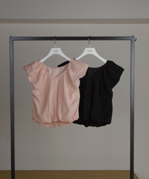 I_am（アイアム）の「puff shoulder blouse / パフショルダーブラウス（Tシャツ/カットソー・レディース・ブラック/ベビーピンク・FREE）」の2枚目の写真