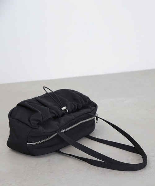 NATURAL BEAUTY BASIC（ナチュラルビューティーベーシック）の「◇ギャザリングボストン（ボストンバッグ・レディース・ブラック/ベージュ・ﾌﾘ-）」の3枚目の写真