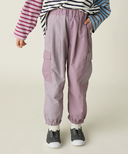 BEAMS mini(ビームスミニ)の「ナイロン カラーブロック カーゴパンツ 2024FW(90~150cm)(カーゴパンツ・キッズ・ミント/ピンク・90/100/110/120/130/140/150)」の3枚目の写真