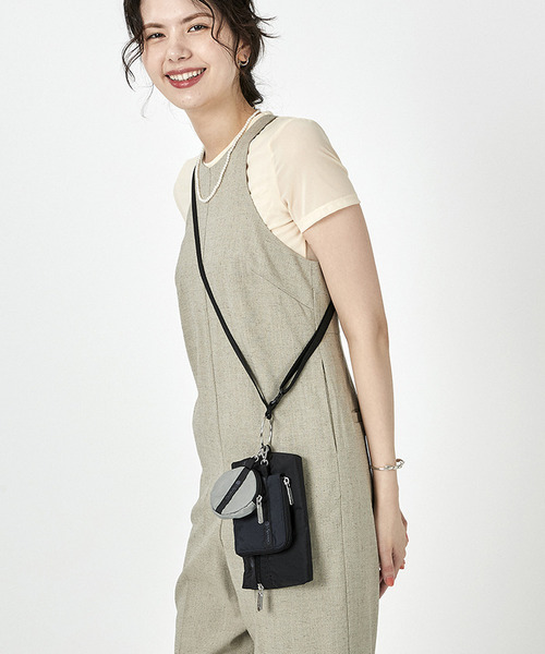 バッグ LeSportsac MULTI POUCH WRISTLET MULTI POUCH WRISTLET ブラック/ドーブ/ディープシーブルー CB