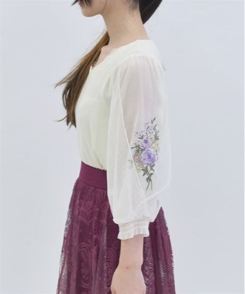 axes femme（アクシーズファム）の「フラワーブーケ刺繍プルオーバー（Tシャツ/カットソー・レディース・ブルー/キナリ/ブラウン・FREE）」の5枚目の写真