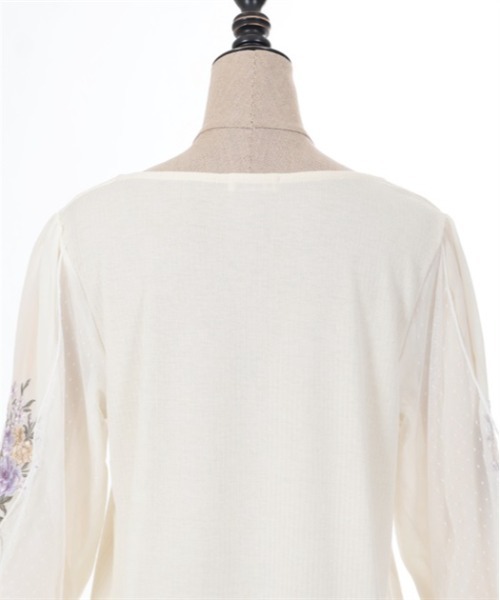 axes femme（アクシーズファム）の「フラワーブーケ刺繍プルオーバー（Tシャツ/カットソー・レディース・ブルー/キナリ/ブラウン・FREE）」の13枚目の写真