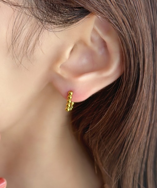 sowang(ソワン)の「シンプルドットスクエアミニピアス/ステンレス(ピアス(両耳用)・レディース・ゴールド/ピンク/シルバー・FREE)」の3枚目の写真